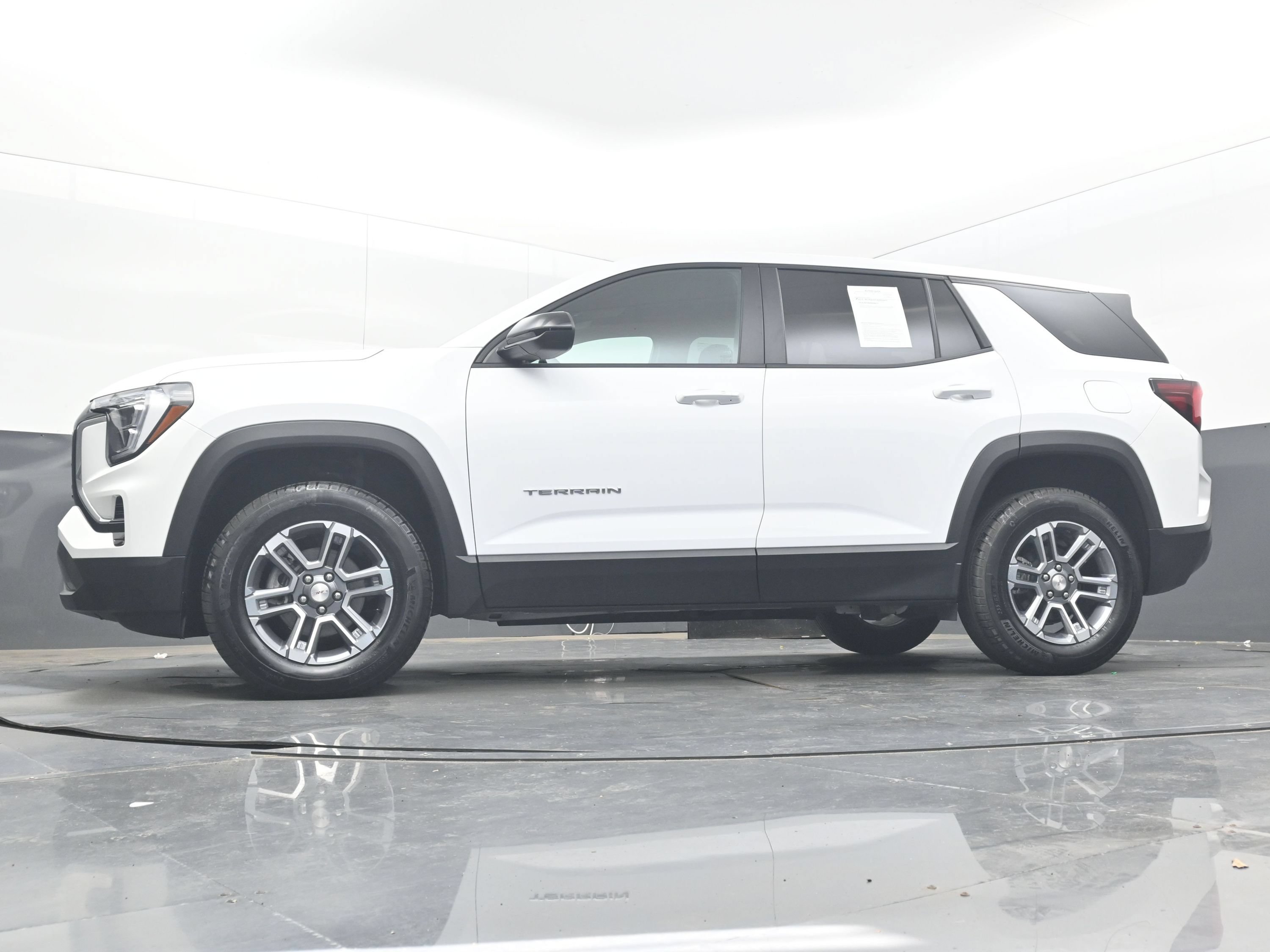Used 2026 GMC Terrain Elevation FWD image 31