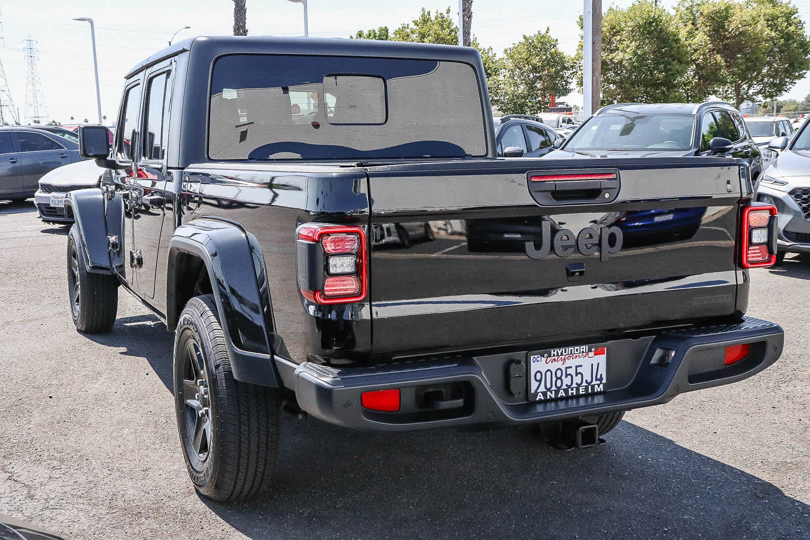 Used 2021 Jeep Gladiator Sport AWD/4WD image 9