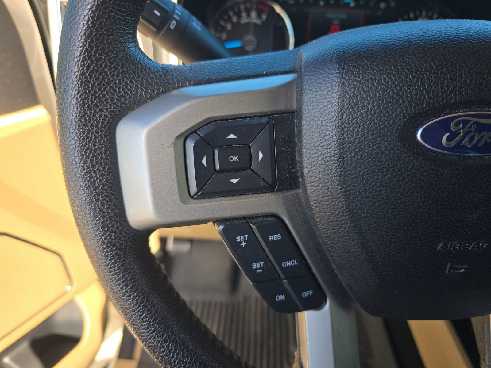 Used 2015 Ford F150 Lariat image 15
