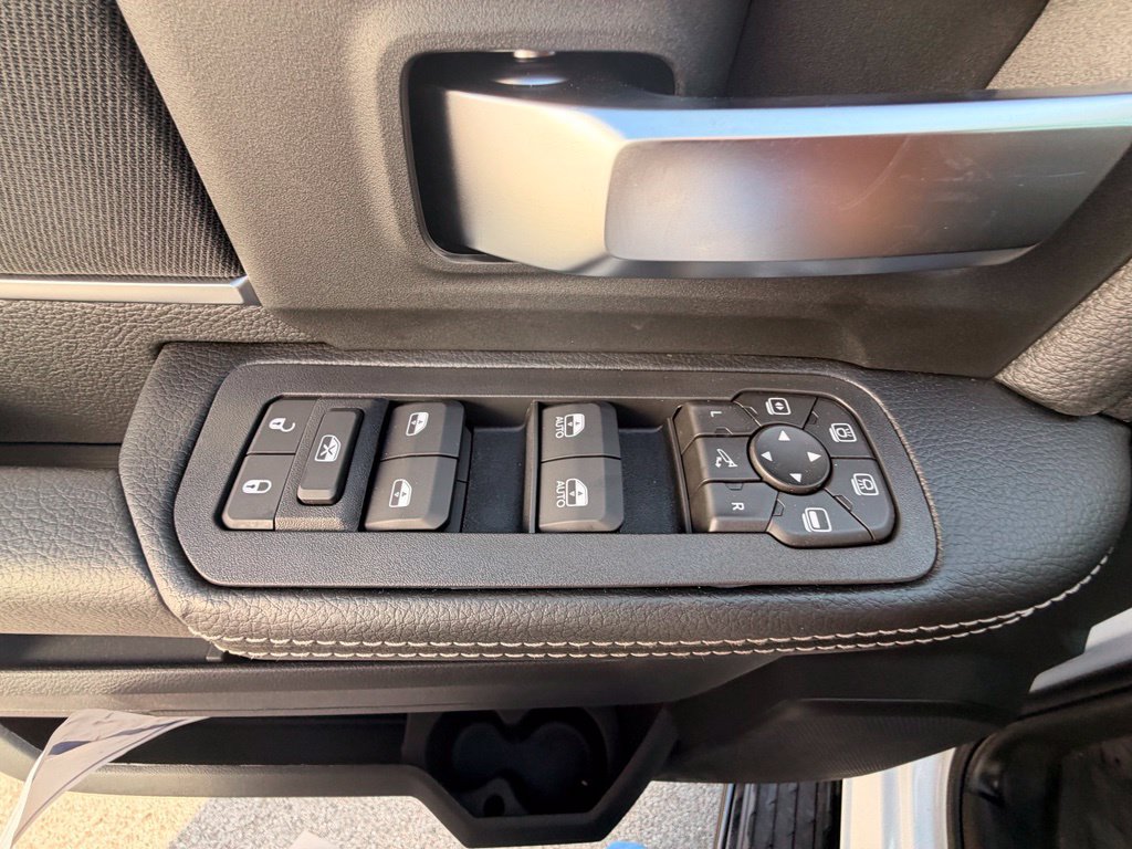 New 2026 RAM 3500 Big Horn AWD/4WD image 16
