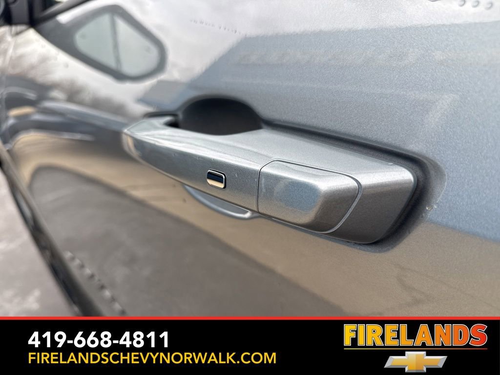 New 2026 Chevrolet Traverse RS w/ LPO, Floor Liner Package image 32