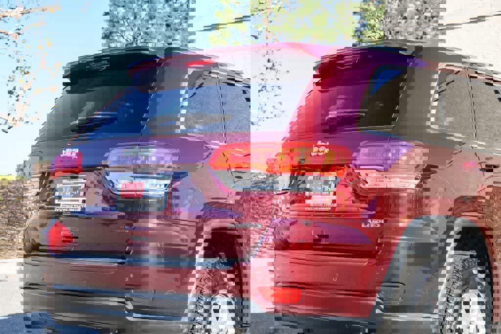 Used 2016 Jeep Grand Cherokee Laredo w/ Quick Order Package 23E image 6