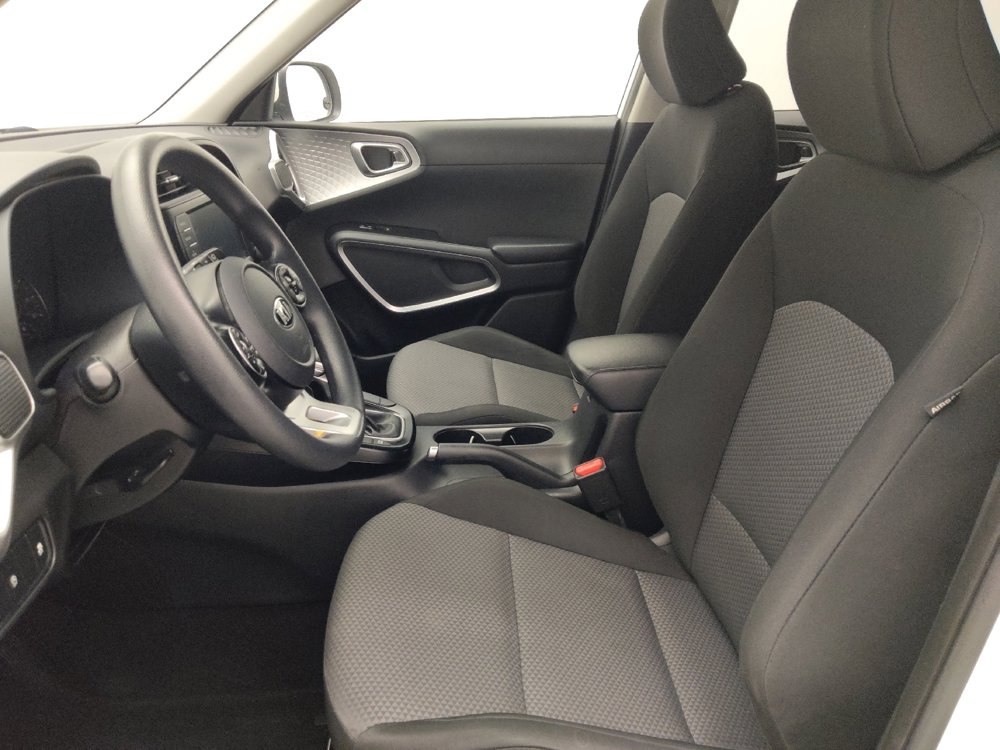 Used 2020 Kia Soul LX image 17