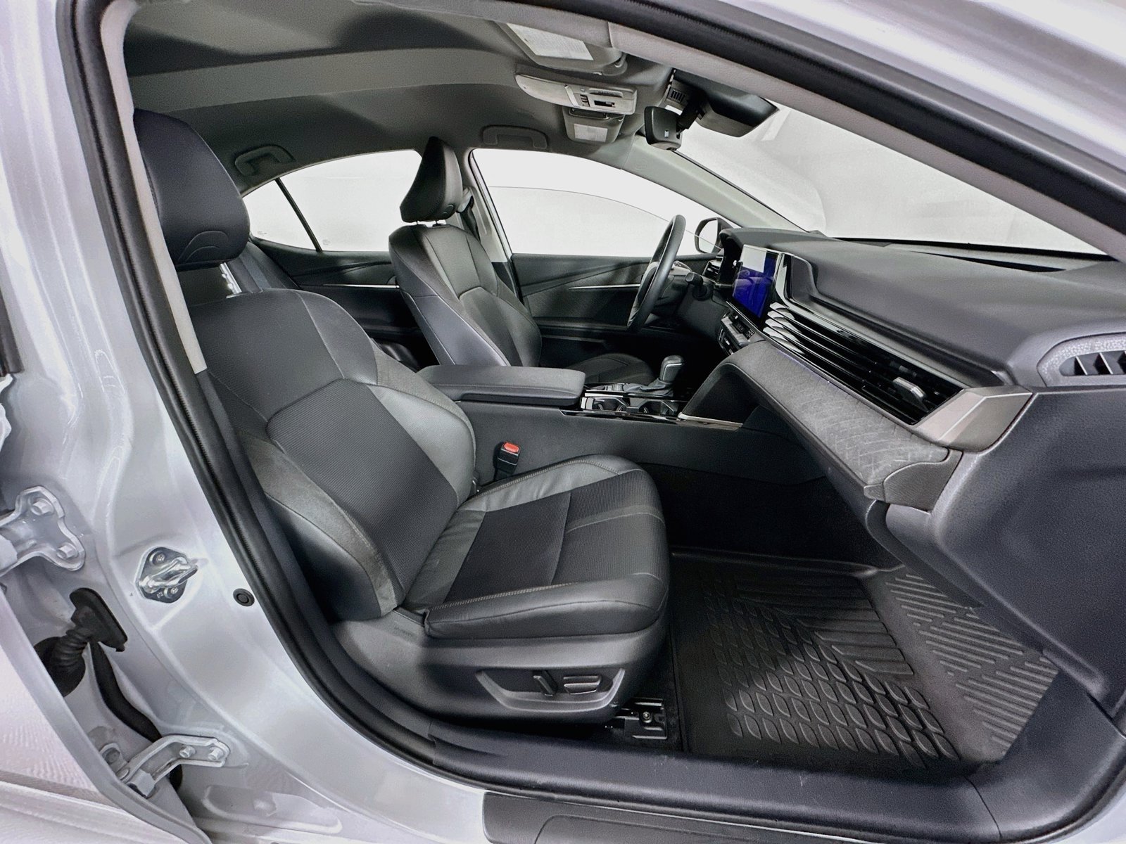 Certified 2025 Toyota Camry XLE AWD/4WD image 28