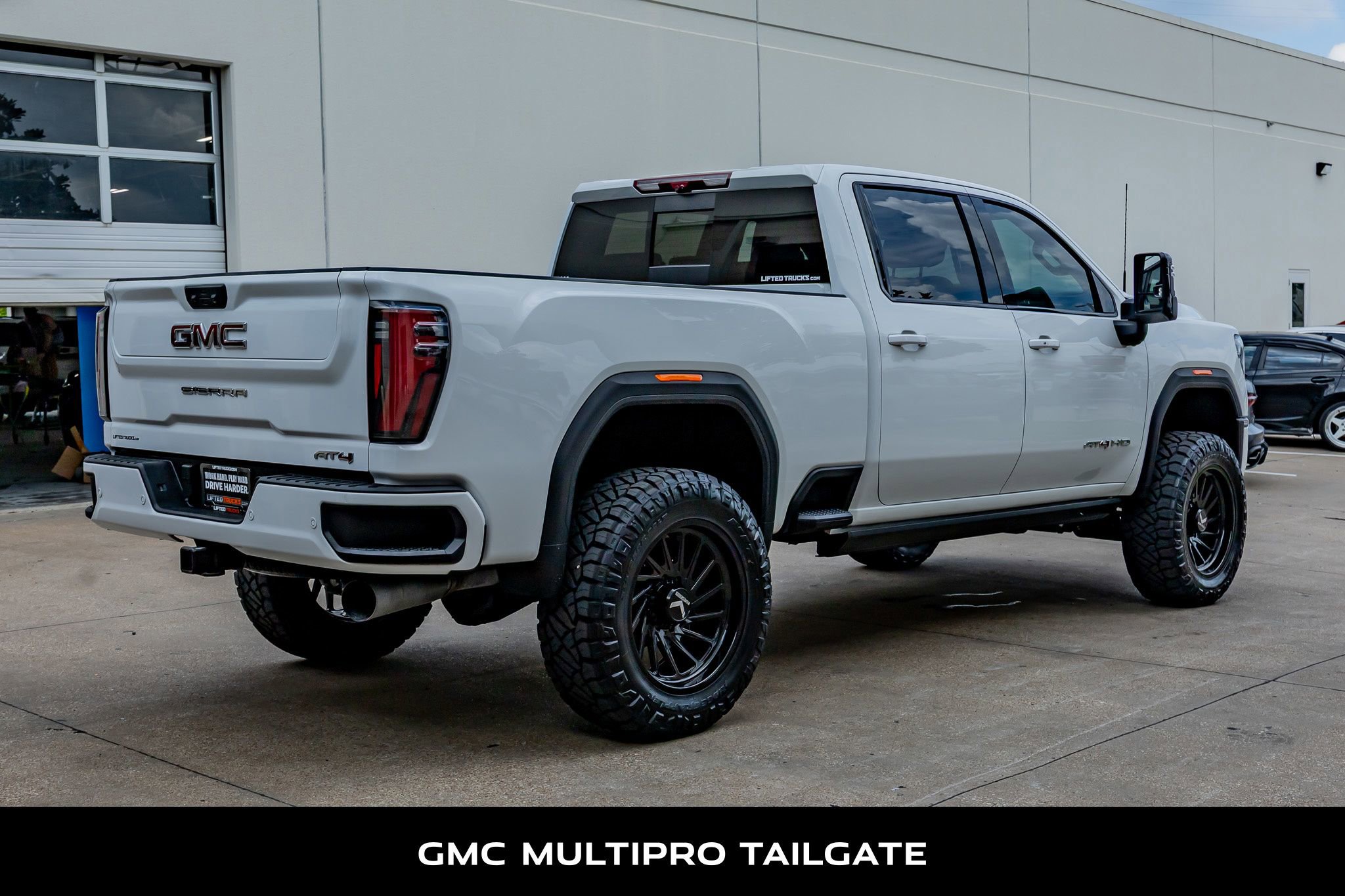 Used 2025 GMC Sierra 2500 AT4 w/ AT4 Premium Plus Package AWD/4WD image 10