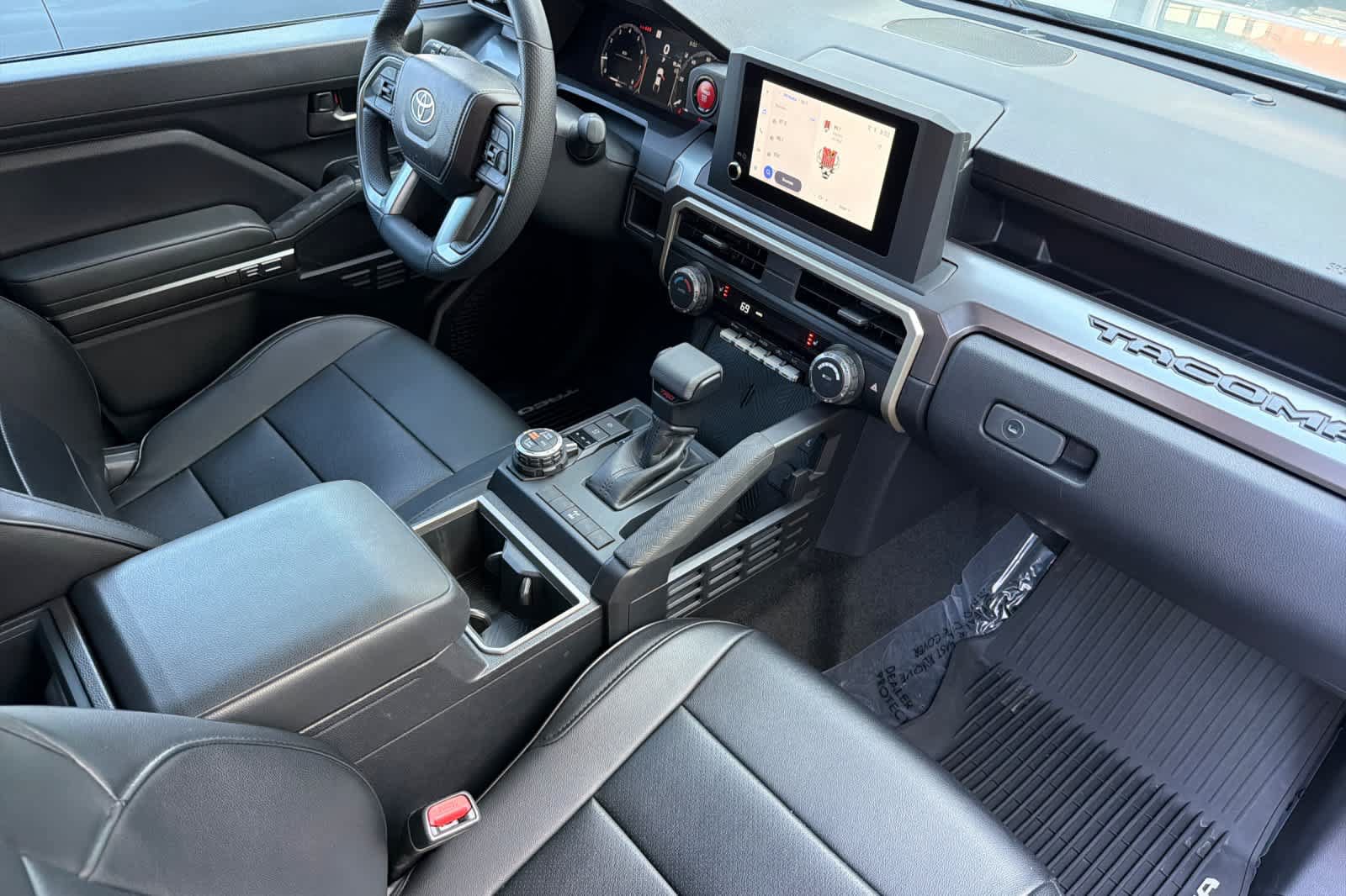 Used 2025 Toyota Tacoma TRD Off-Road AWD/4WD image 16