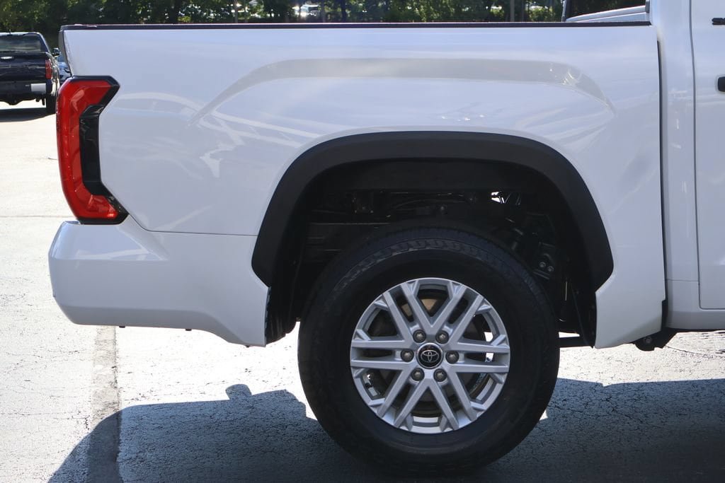 Used 2023 Toyota Tundra SR5 w/ SR5 Convenience Package AWD/4WD image 8