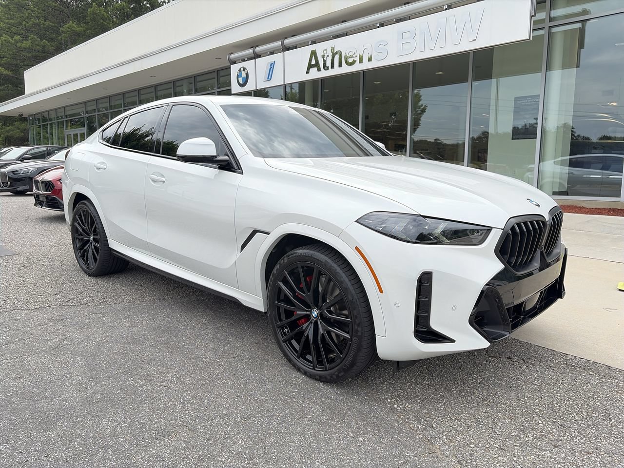 Used 2025 BMW X6 xDrive40i AWD/4WD image 2