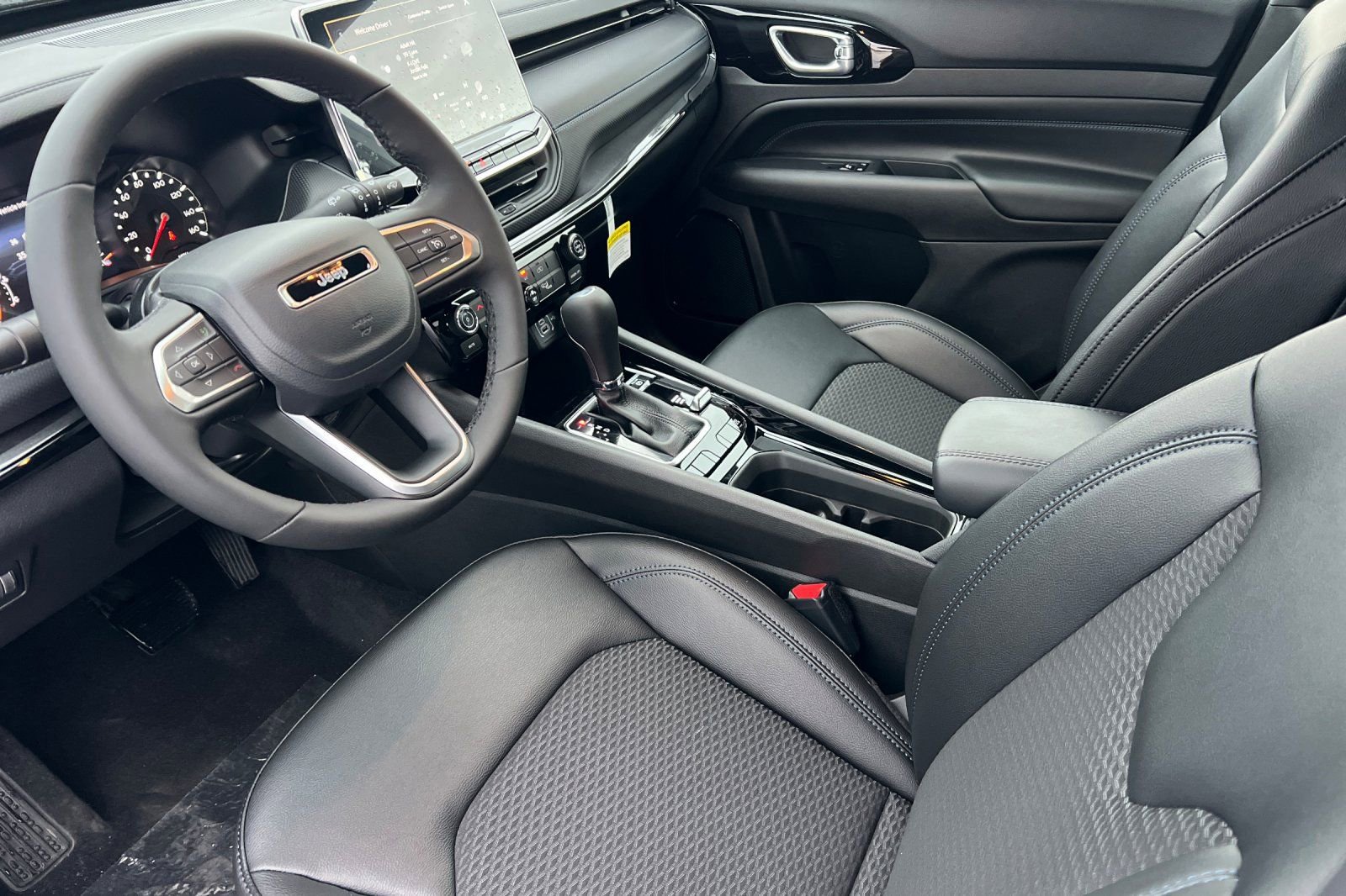New 2026 Jeep Compass Latitude AWD/4WD image 8