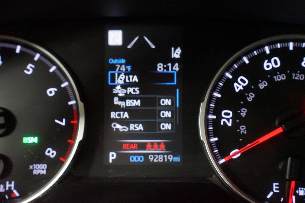Used 2022 Toyota RAV4 XLE w/ Convenience Package FWD image 16