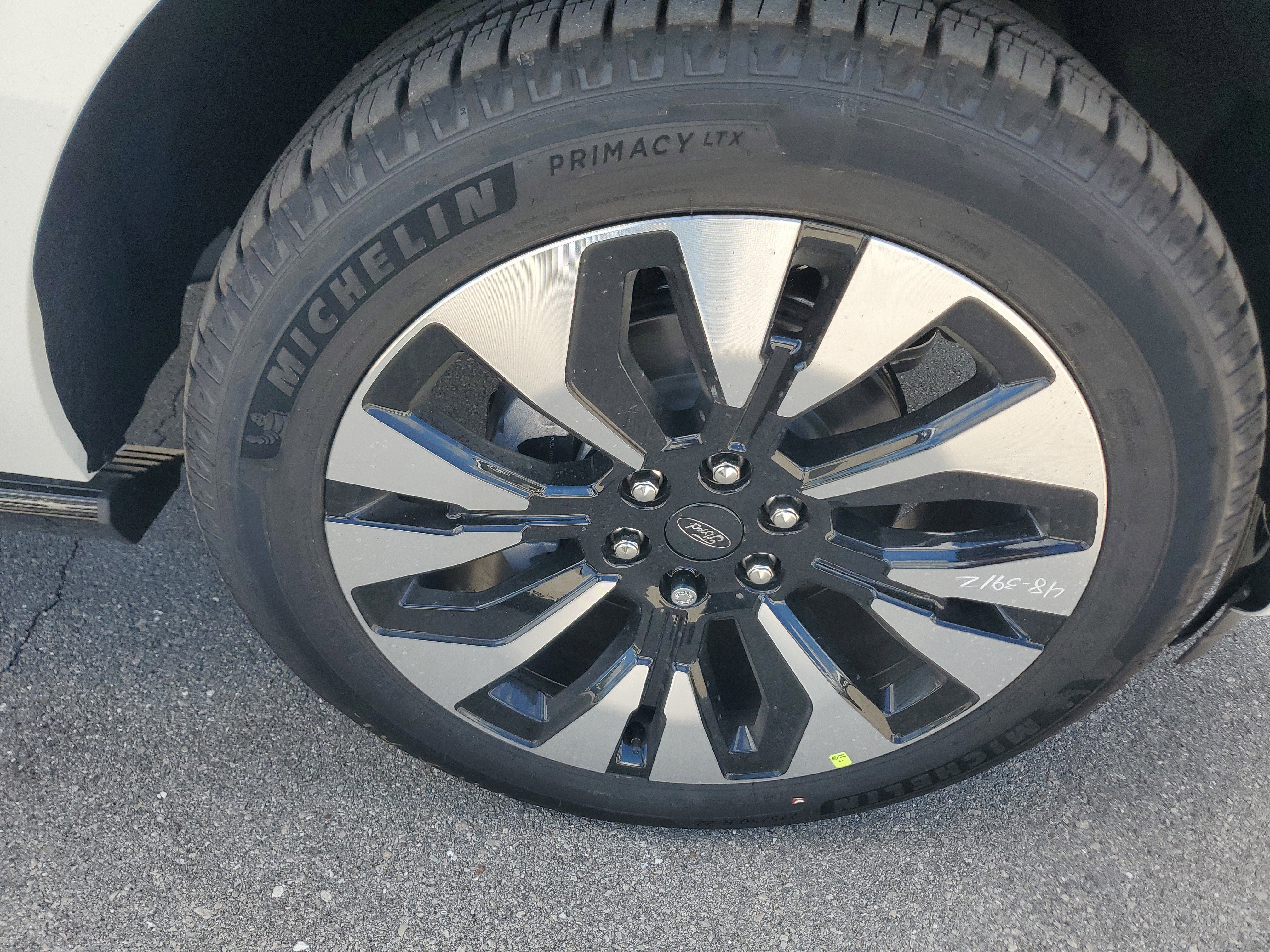 New 2025 Ford Expedition Max Platinum w/ Driver's Package image 8