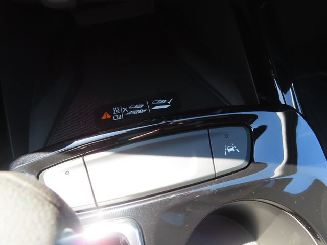 Used 2026 Chevrolet Trax RS w/ Sunroof Package FWD image 32
