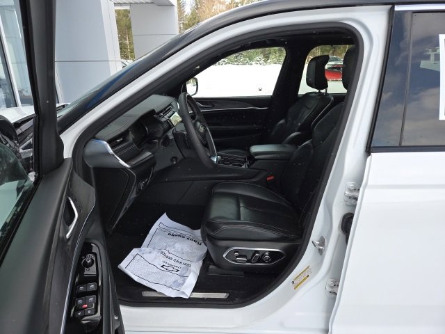 Used 2023 Jeep Grand Cherokee Overland w/ Luxury Tech Group IV image 96