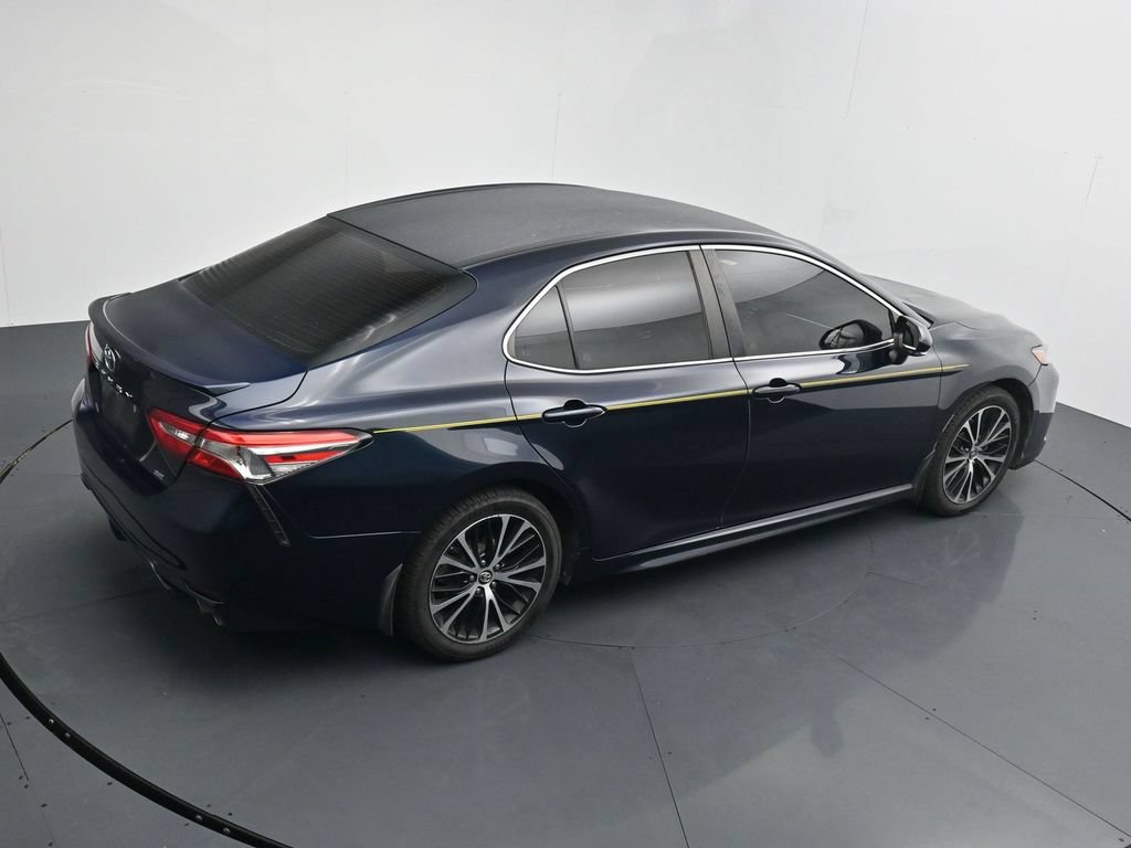 Used 2018 Toyota Camry SE w/ Convenience Package FWD image 16