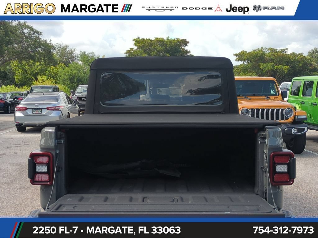 Used 2022 Jeep Gladiator Overland w/ Popular Equipment Package AWD/4WD image 14