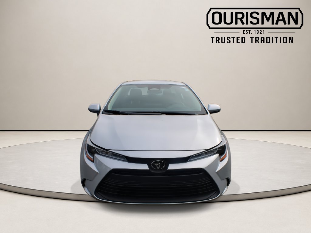 Used 2025 Toyota Corolla LE FWD image 4