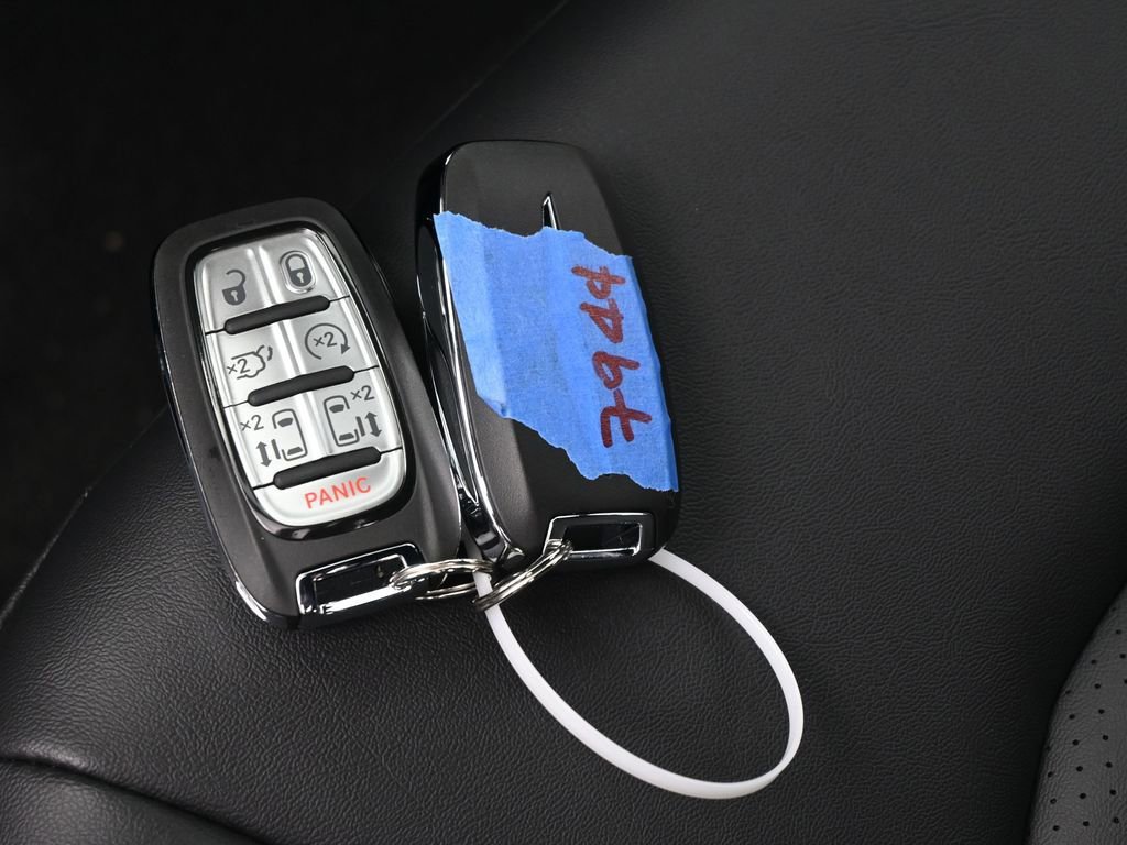 New 2026 Chrysler Pacifica Select FWD image 18