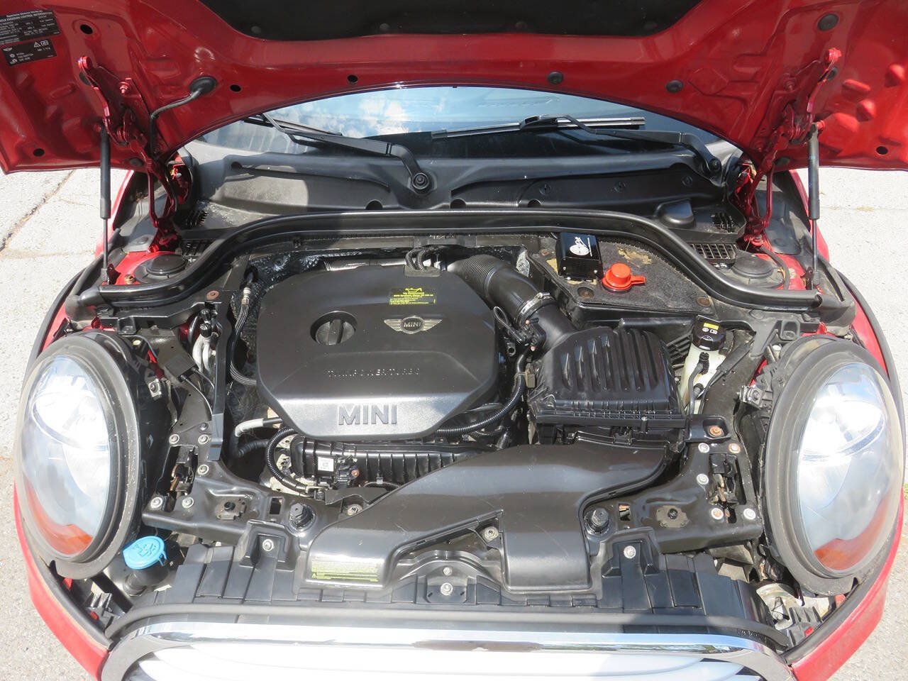 Used 2015 MINI Cooper 4-Door Hardtop FWD image 38