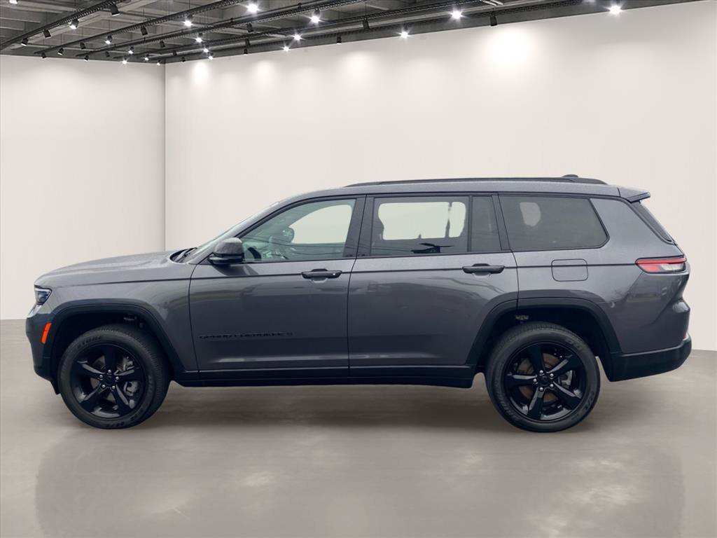 Used 2023 Jeep Grand Cherokee L Laredo AWD/4WD image 4