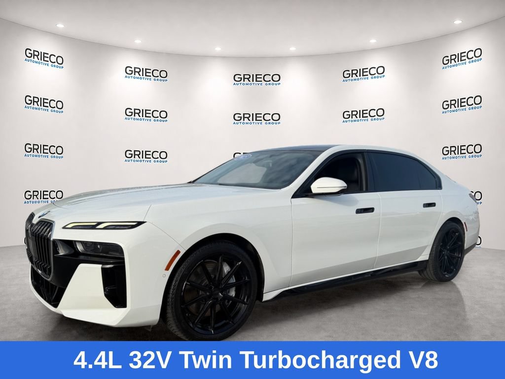Used 2023 BMW 760i xDrive AWD/4WD image 3