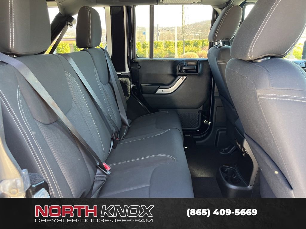 Used 2017 Jeep Wrangler Unlimited Sahara w/ Connectivity Group image 18