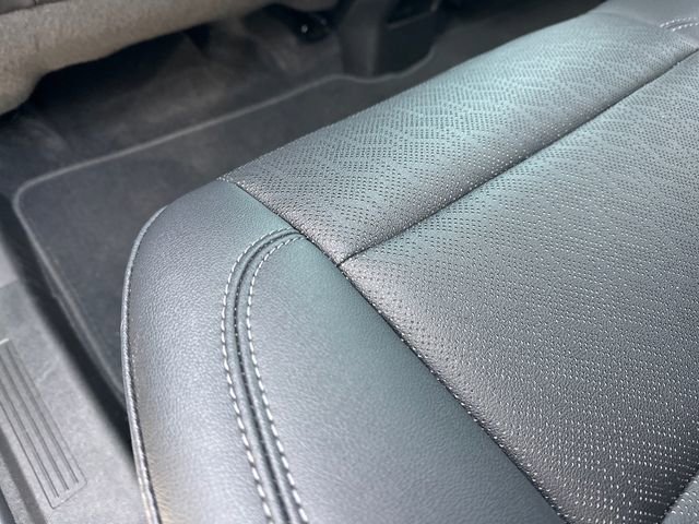 Used 2025 Chevrolet Equinox LT w/ Convenience Package II image 13
