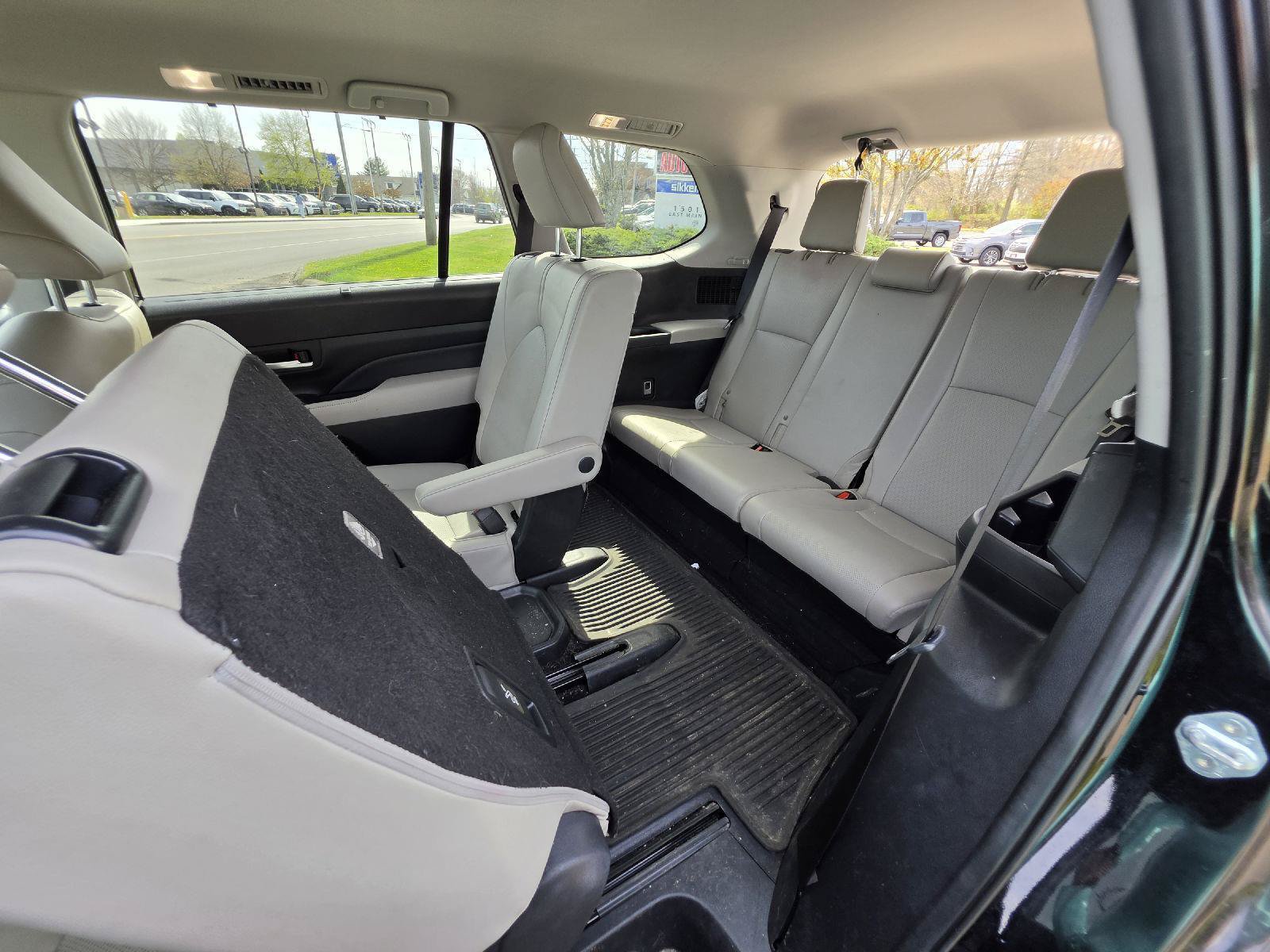 Used 2024 Toyota Grand Highlander AWD image 17