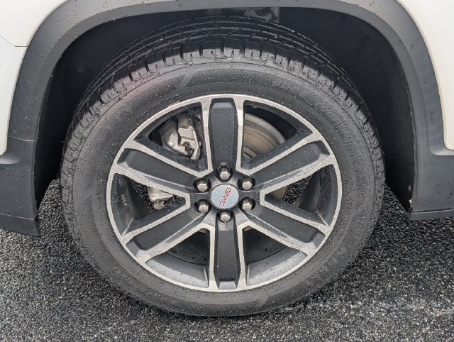 Used 2023 GMC Acadia SLT w/ Technology Package FWD image 13