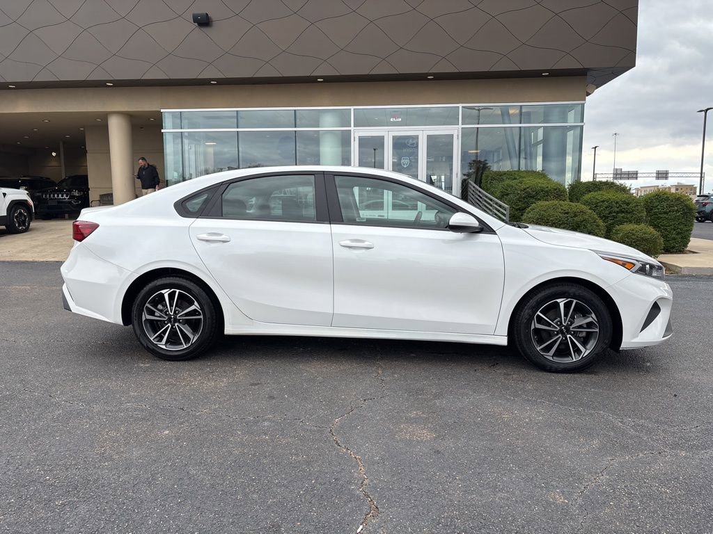 Used 2024 Kia Forte LXS image 4