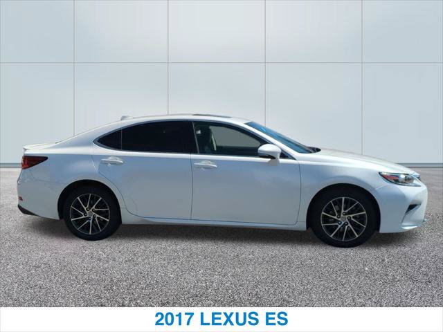 Used 2017 Lexus ES 350 w/ Premium Package FWD image 6