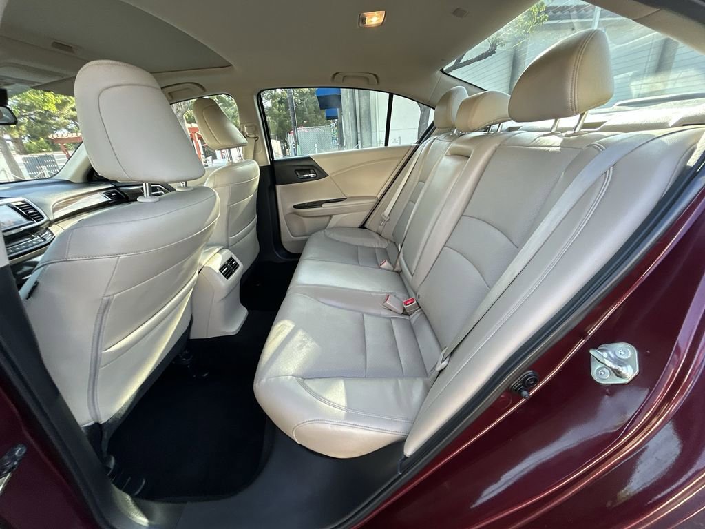 Used 2017 Honda Accord Touring image 23