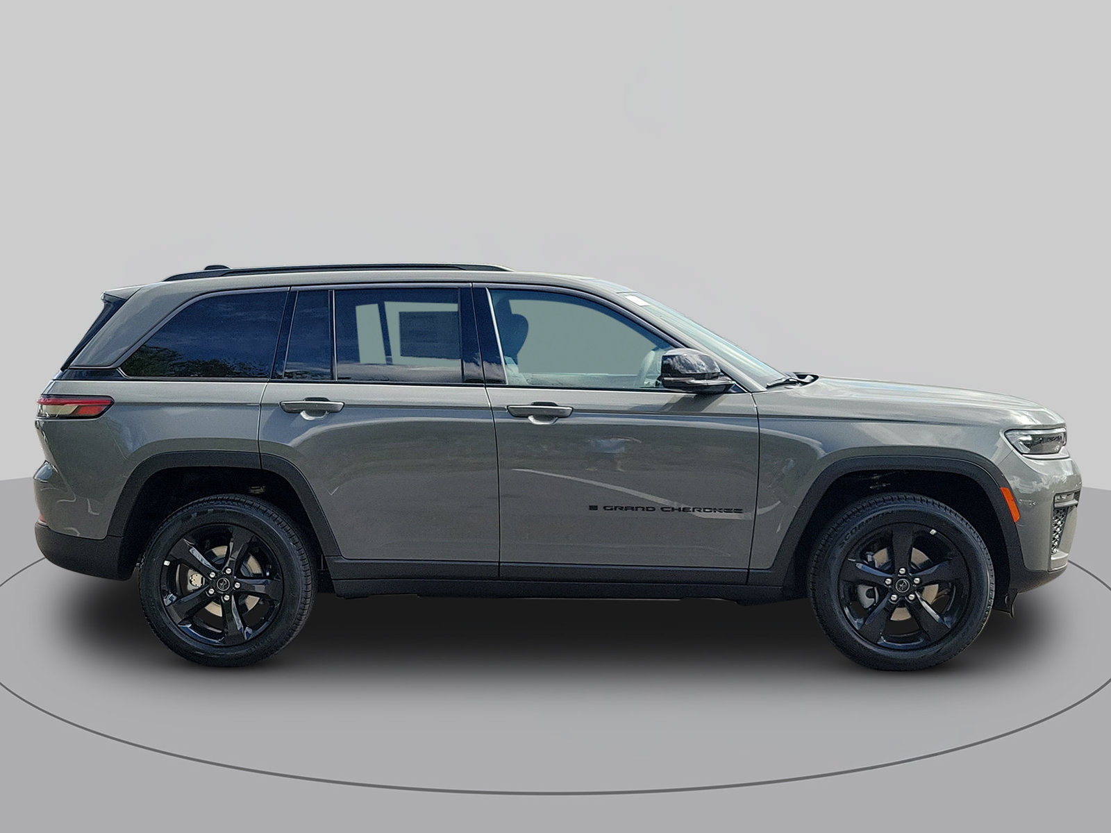 New 2027 Jeep Grand Cherokee Limited RWD image 2