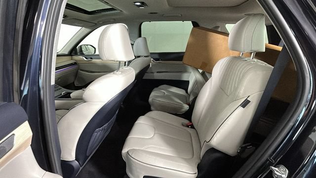 Used 2024 Hyundai Palisade Limited AWD/4WD image 26