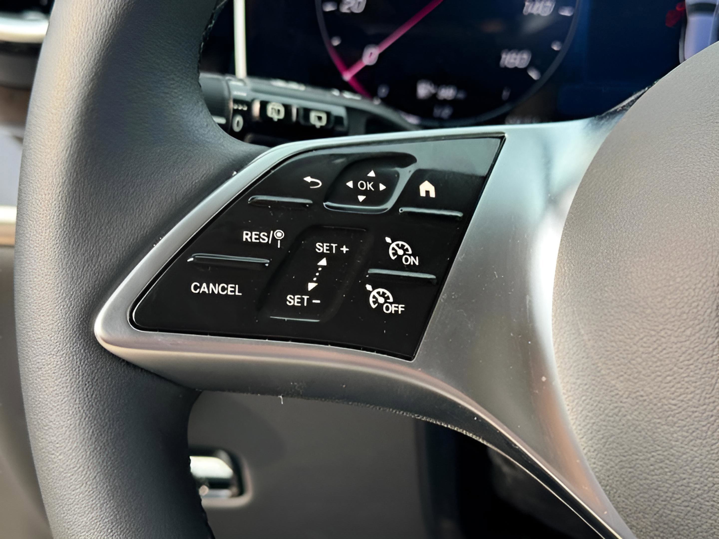 Certified 2025 Mercedes-Benz GLC 350e 4MATIC image 32