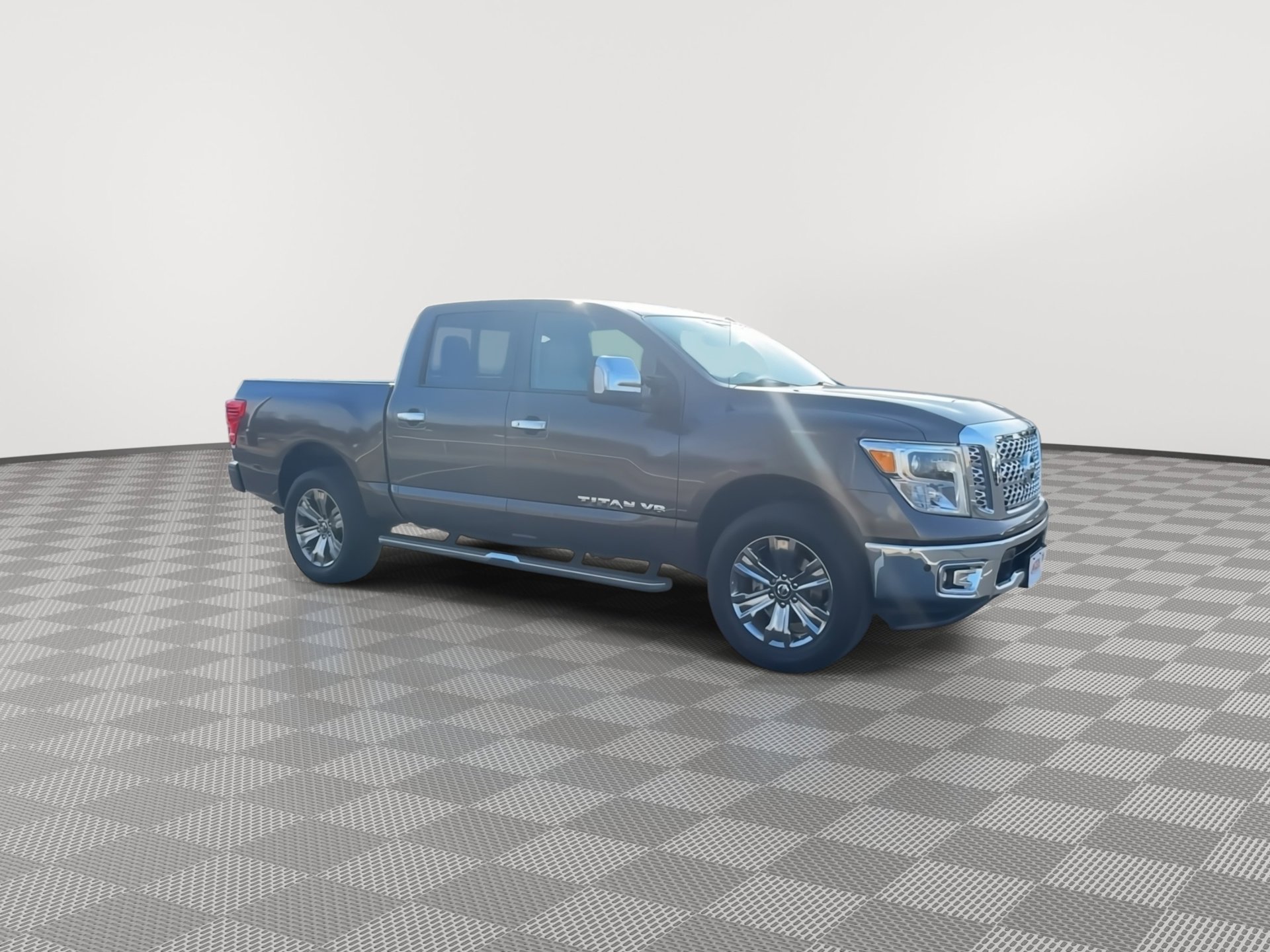 Used 2018 Nissan Titan SL w/ Chrome Package video 2