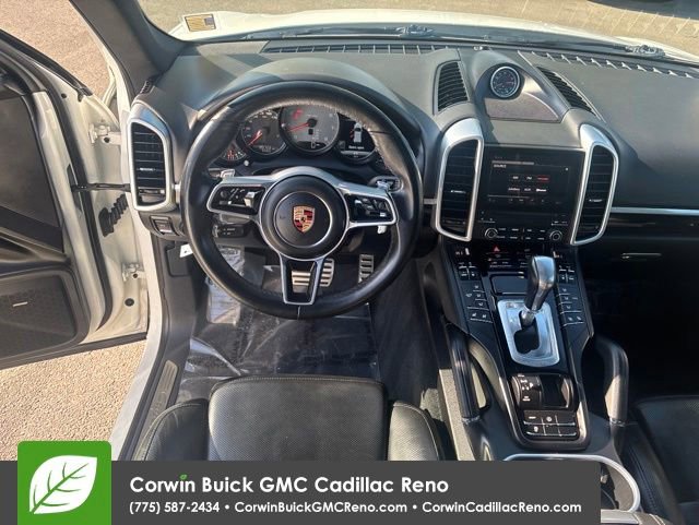 Used 2017 Porsche Cayenne S AWD/4WD image 32