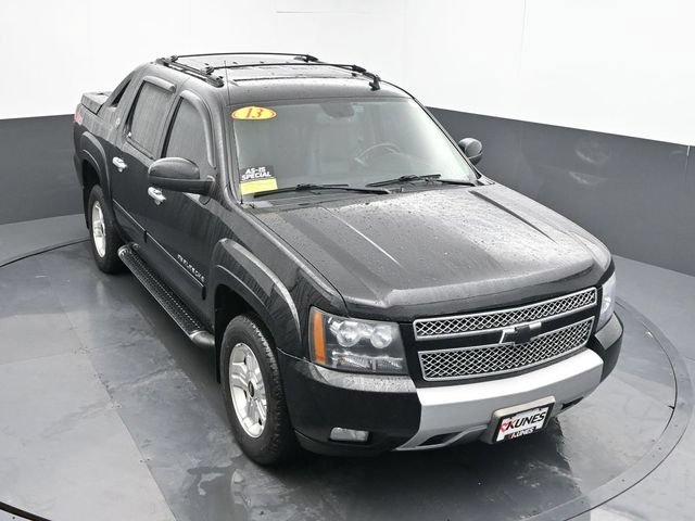 Used 2013 Chevrolet Avalanche LT w/ Suspension Package, Off-Road AWD/4WD image 36