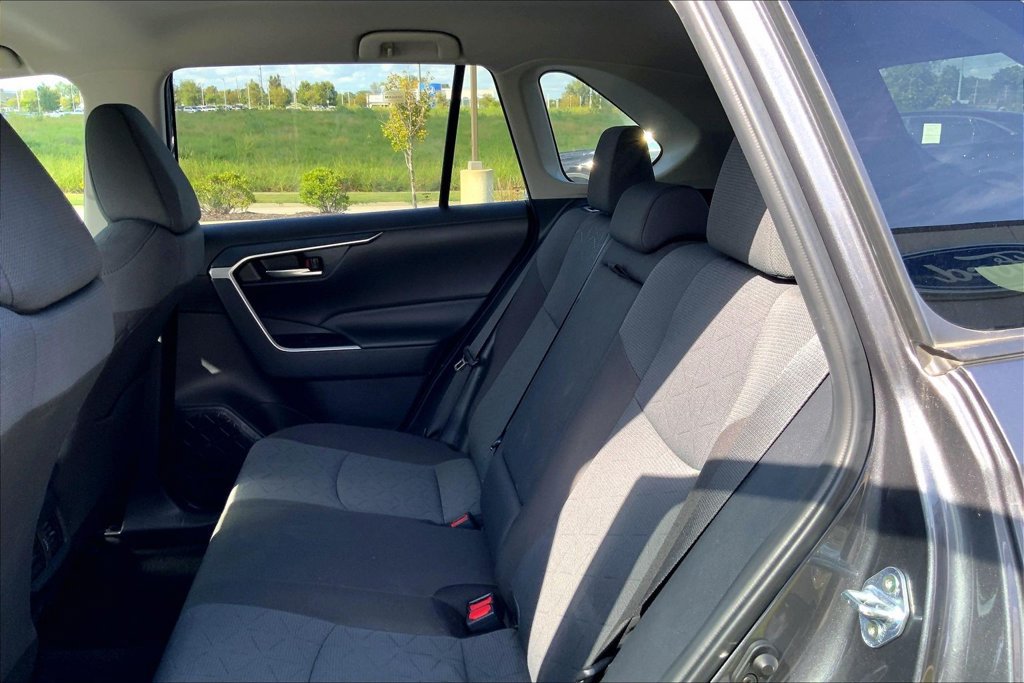 Used 2025 Toyota RAV4 XLE FWD image 11