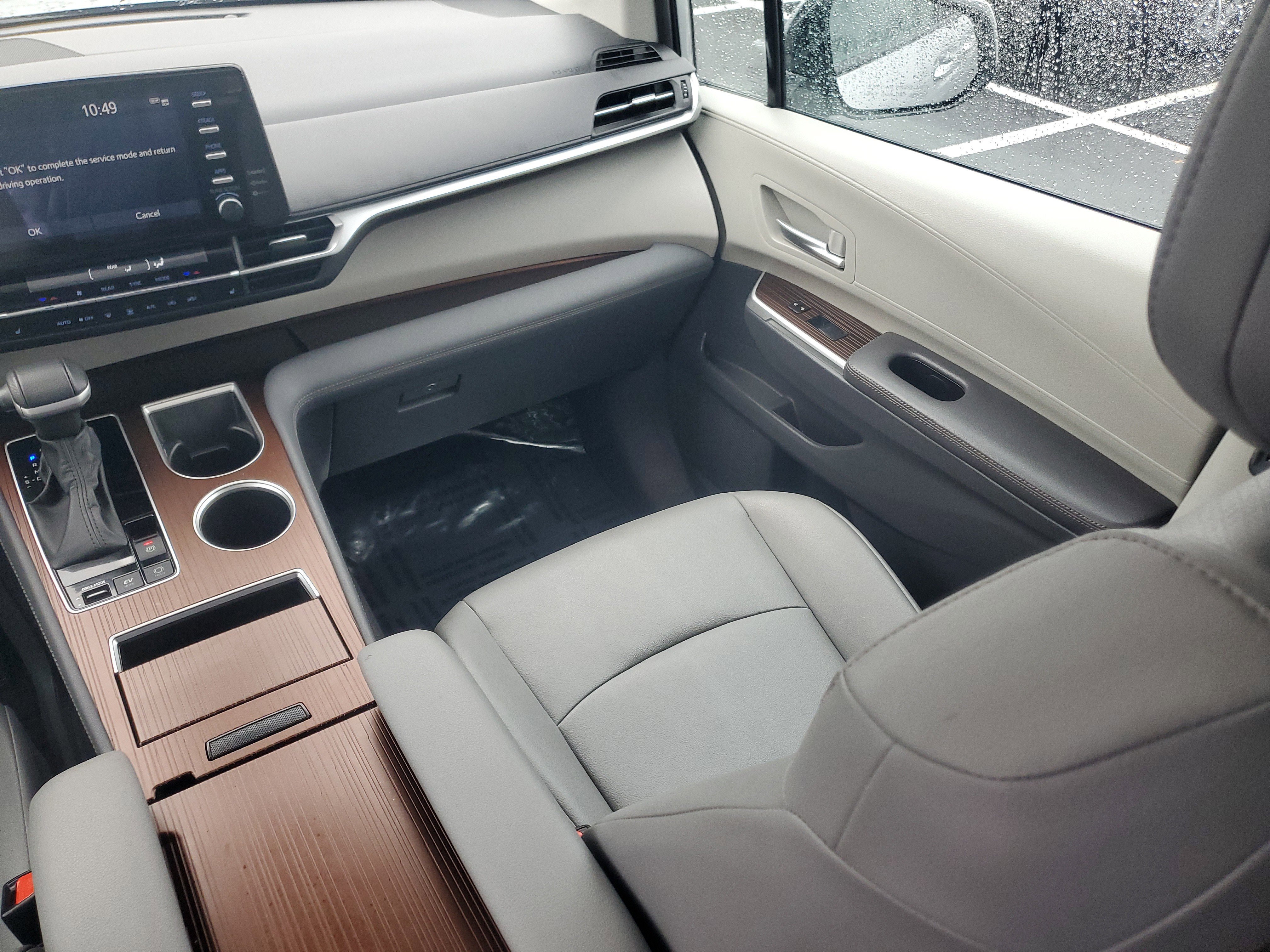 Certified 2024 Toyota Sienna XLE image 14