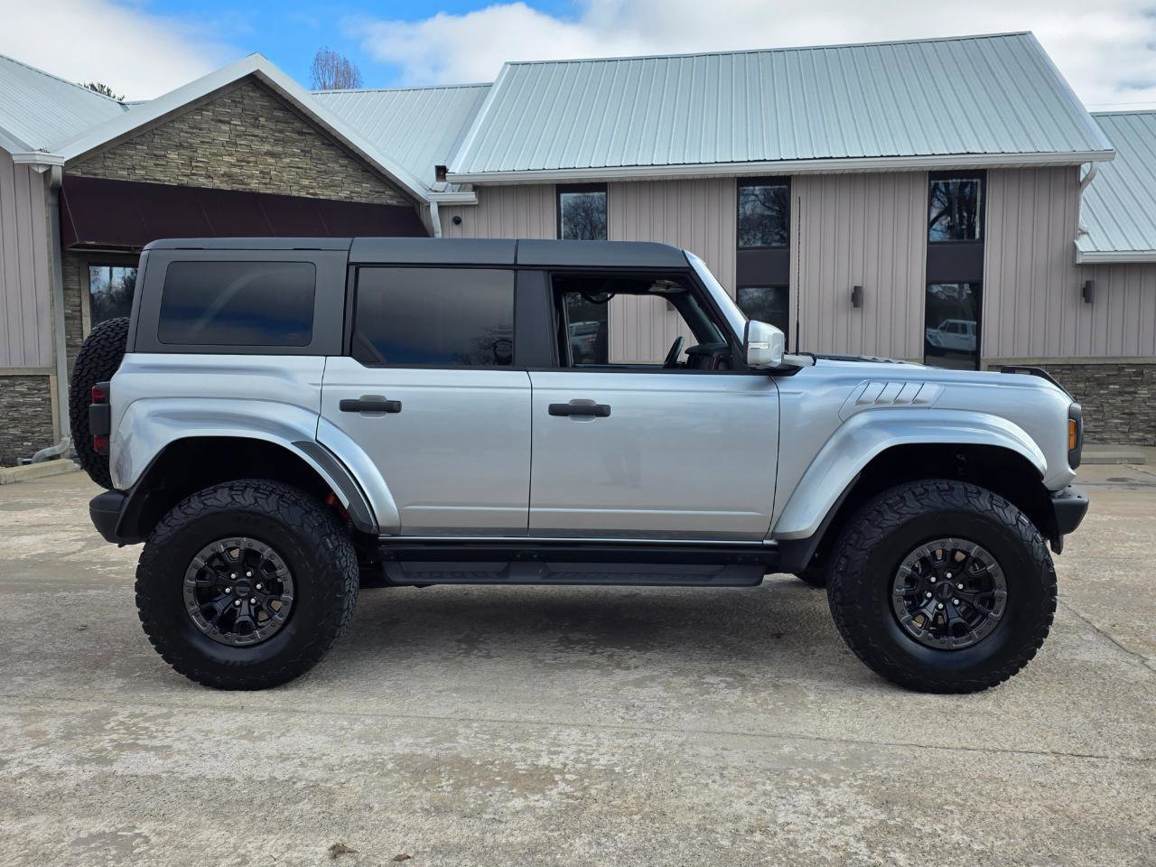 Used 2024 Ford Bronco Raptor image 23