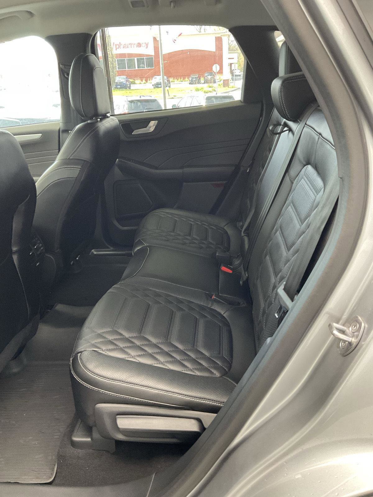 Used 2023 Ford Escape Platinum w/ Premium Technology Package AWD/4WD image 10