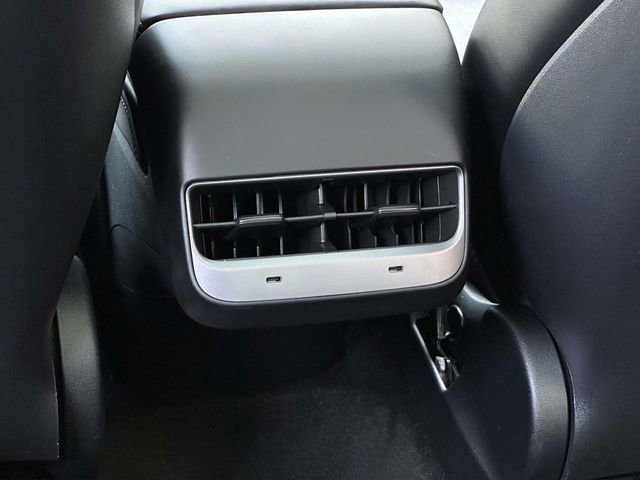 Used 2021 Tesla Model Y Performance image 17