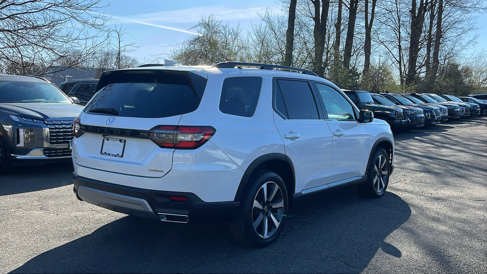 Used 2023 Honda Pilot Touring image 4