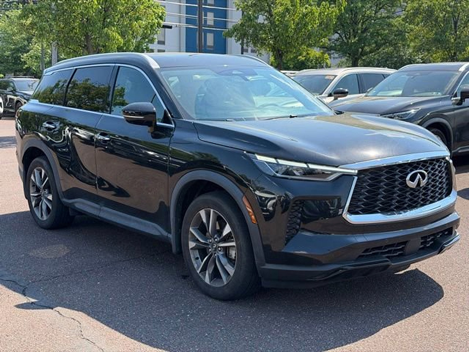 Used 2023 INFINITI QX60 Luxe w/ Cargo Package AWD/4WD image 1