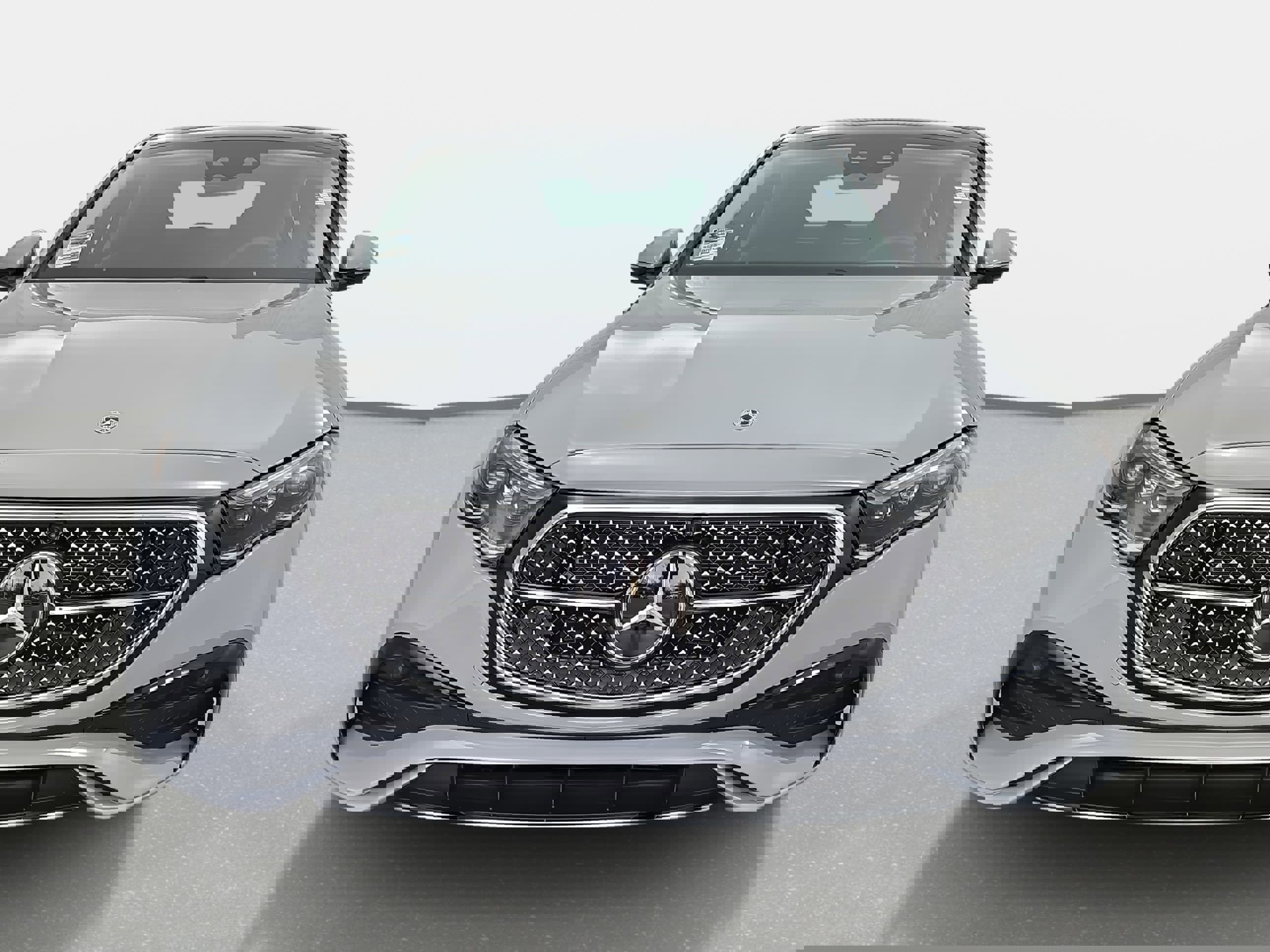 Used 2025 Mercedes-Benz E 350 4MATIC Sedan image 2