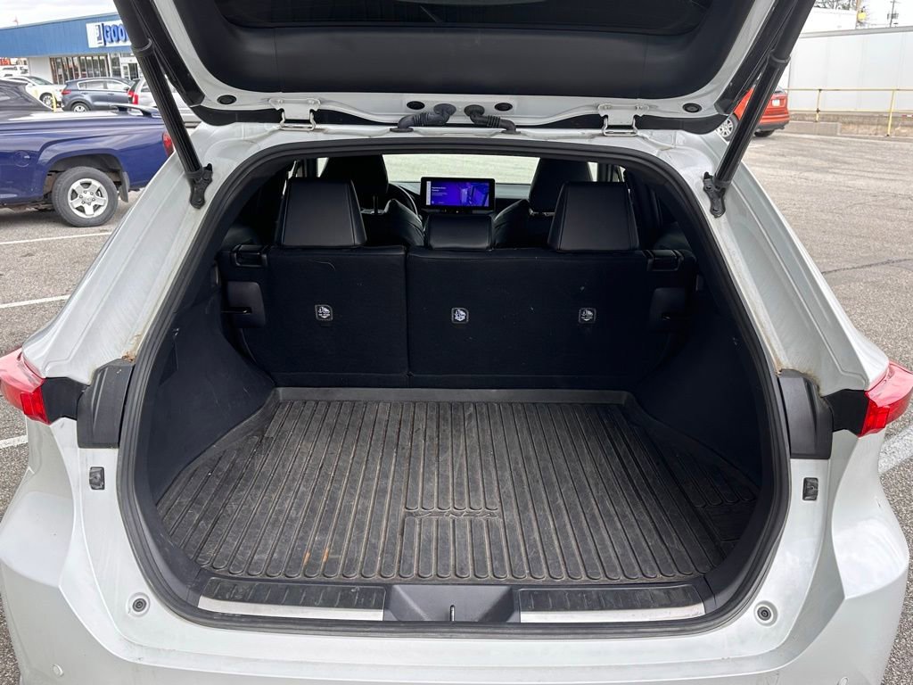Used 2023 Toyota Venza Nightshade AWD/4WD image 16
