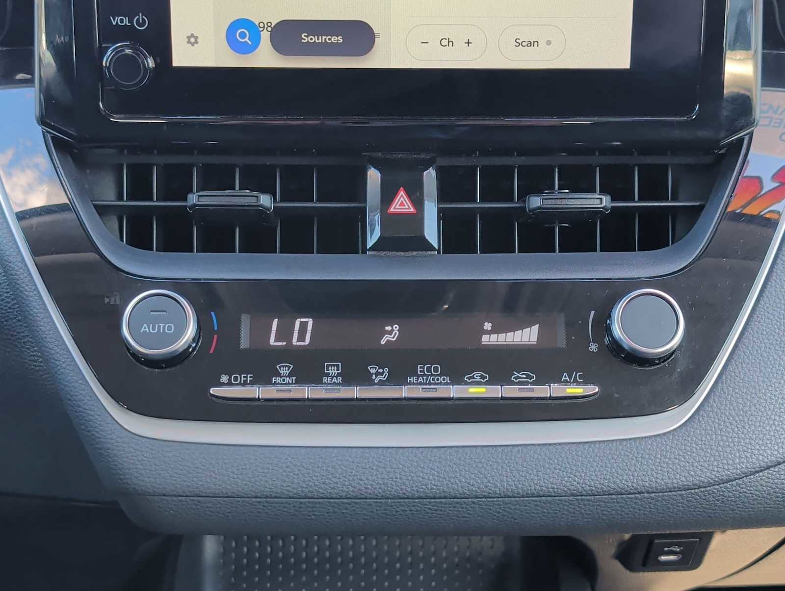 Used 2023 Toyota Corolla LE image 15