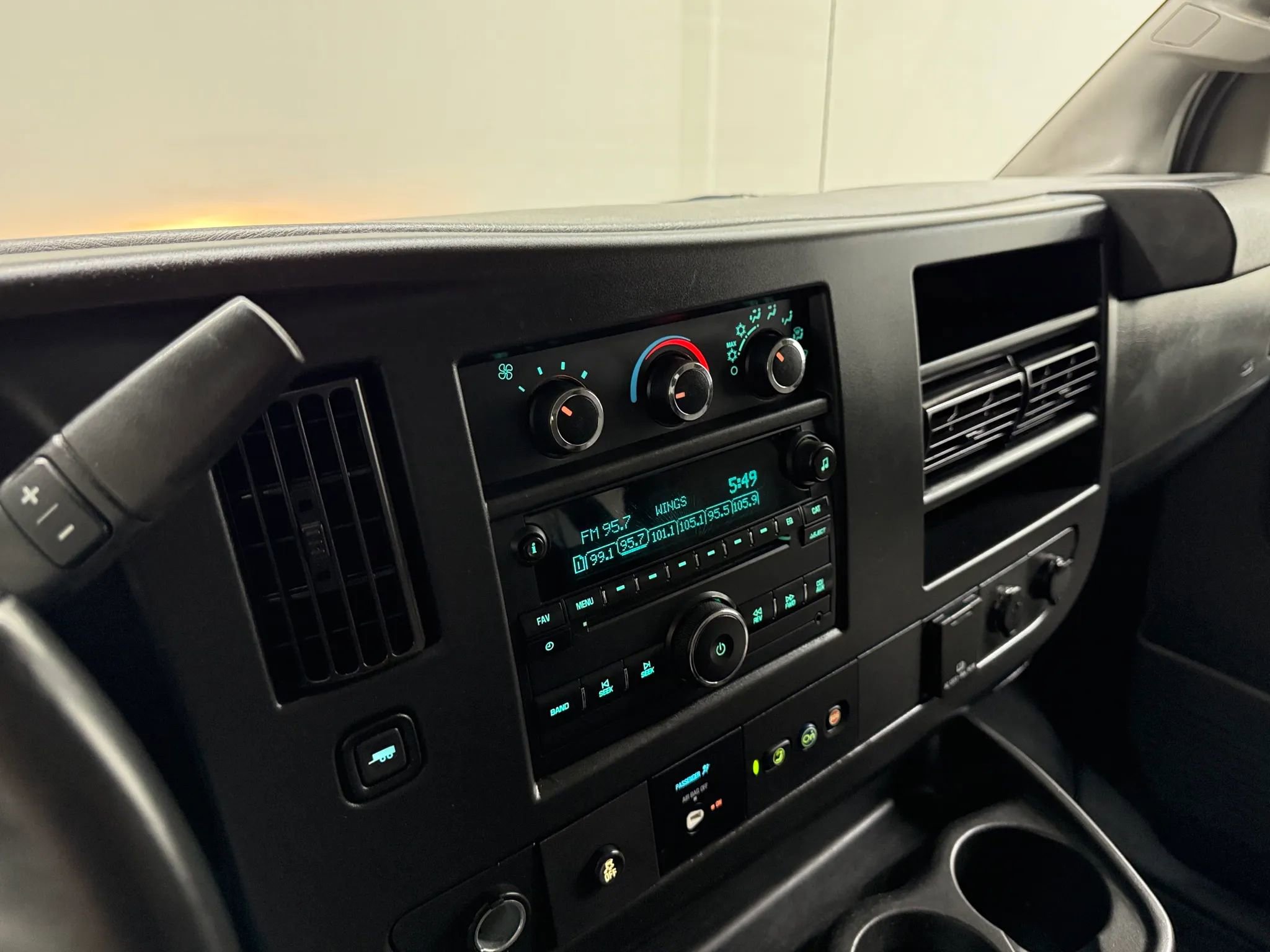 Used 2019 Chevrolet Express 3500 LS image 23