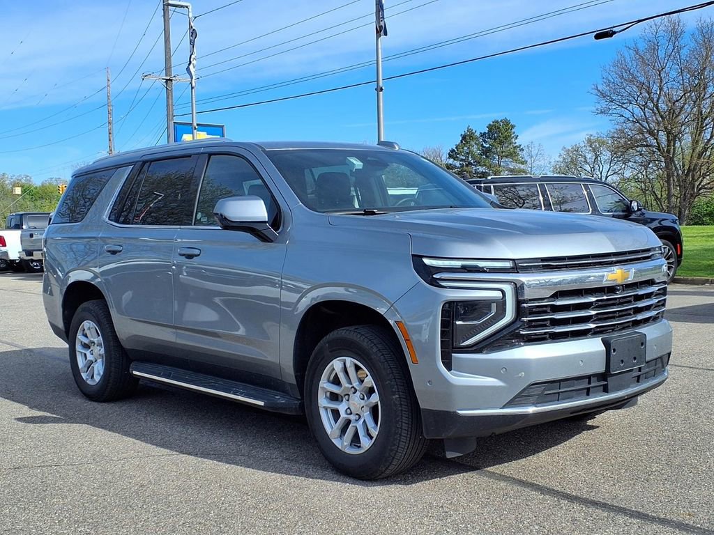 Used 2025 Chevrolet Tahoe LT AWD/4WD image 3