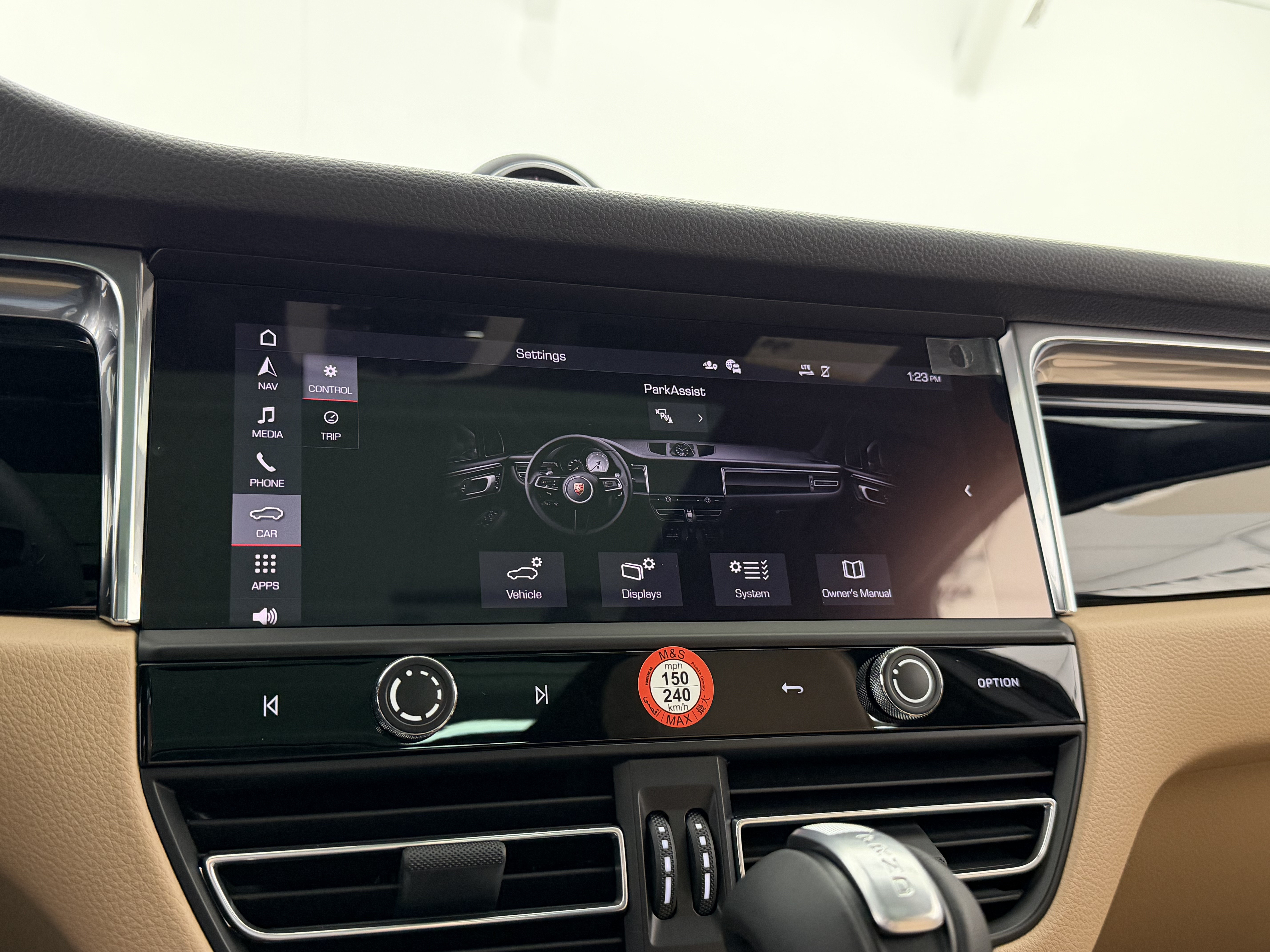 Certified 2026 Porsche Macan AWD/4WD image 42